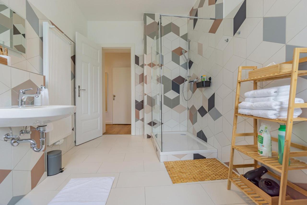 Modernes Apartment - Zentral, Ruhig, Wlan, Netflix, Kueche, Schreibtisch, Parkplatz, Waschtrockner Котбус Экстерьер фото